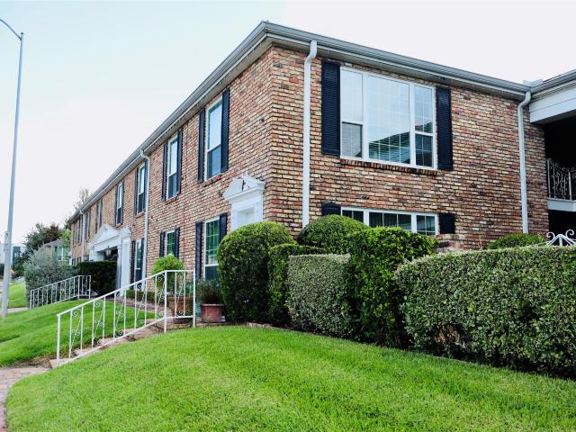 2201 Fountain View Drive 5J