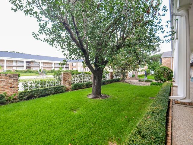 2201 Fountain View Drive W 14J