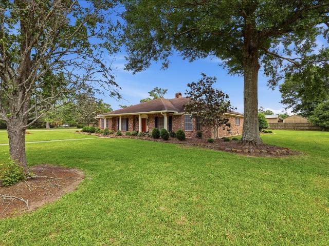 2201 Tall Oaks Drive