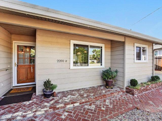 2201 40th Avenue
