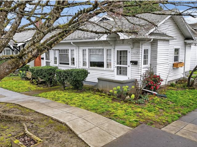 2202 NE Everett St, Portland, OR 97232 | MLS #262462