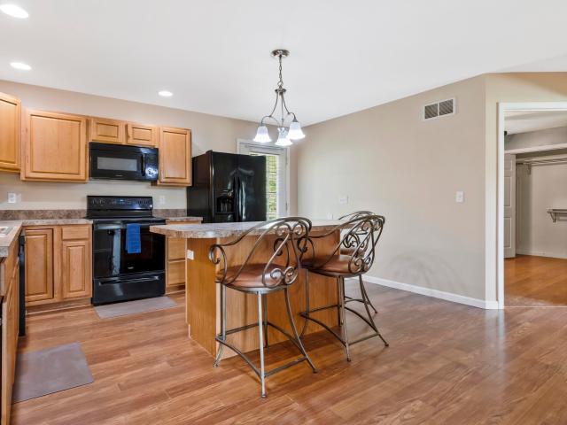 2202 E Iowa Street