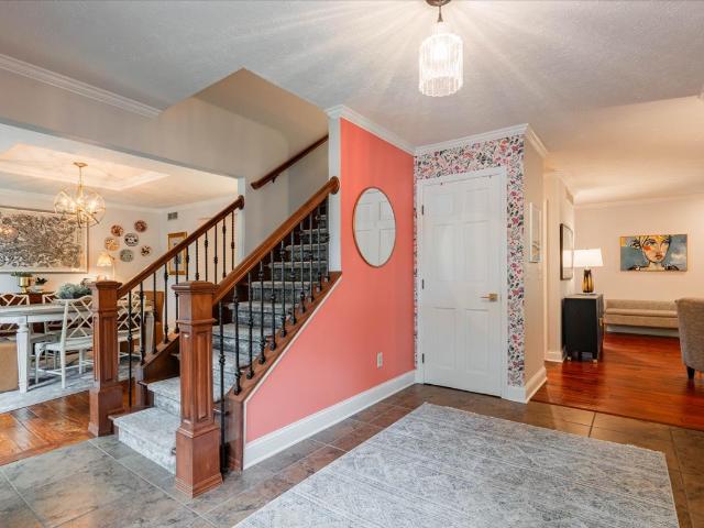 2202 Hedgewood Drive