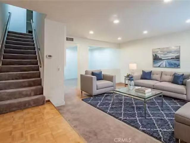 22038 VANOWEN ST APT 113, WOODLAND HILLS, CA 91303
