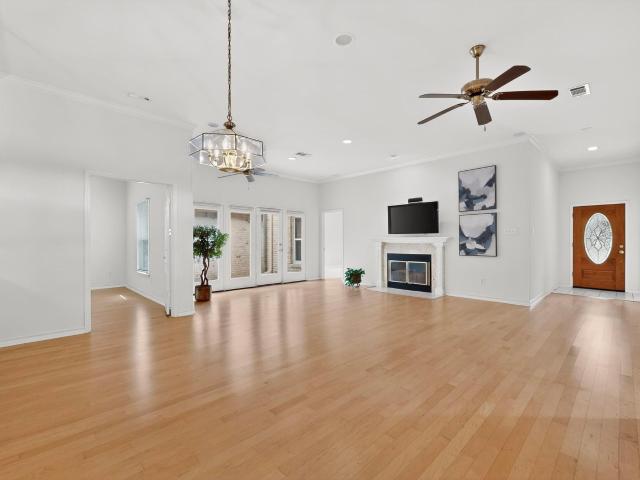 2203 Onion Creek Pkwy # 8