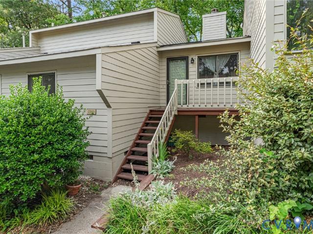 2203 E Wayfare Court