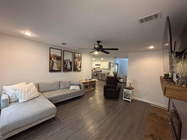 2203 Highland Boulevard