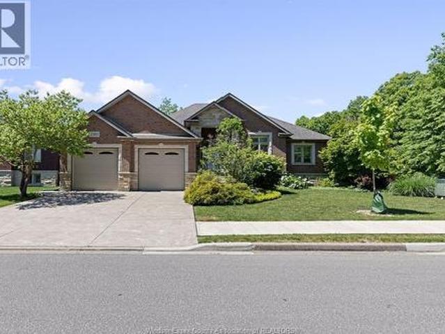 2203 Roxborough, Windsor, ON, N9E 2Z7 house for sale | Listing ID 26015 | Royal LePage