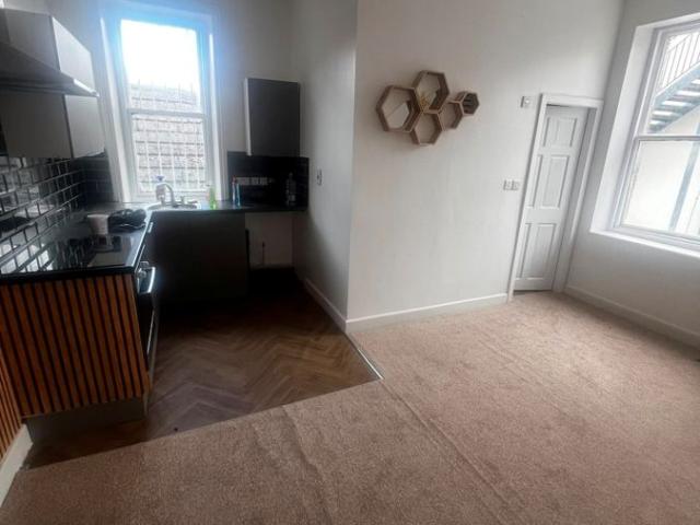 220 222, City Road, Bradford, West Yorkshire BD8, 2 bed flat to rent, £650 pcm | PrimeLocation
