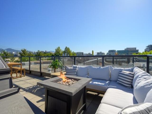 220 6 Th Avenue W, Vancouver, BC, V5Z 1A3 townhouse for sale | Listing ID R3158 | Royal LePage