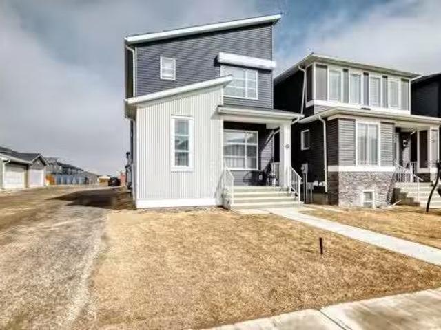 220 Cornerstone Grove Ne, Calgary, AB, T2N 2A6 house for sal.
