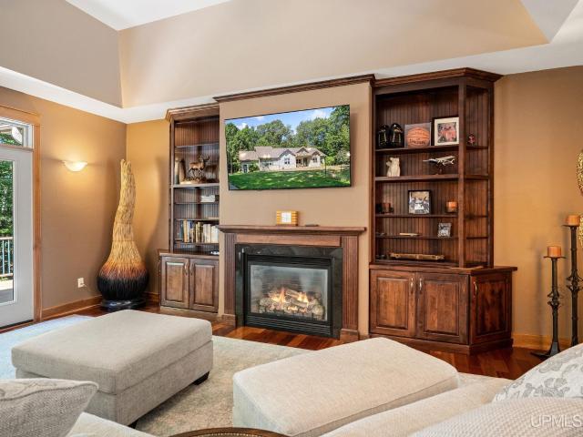 220 Chapel Ridge Road