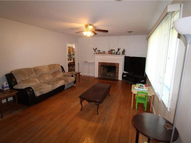 220 Charlotte DR