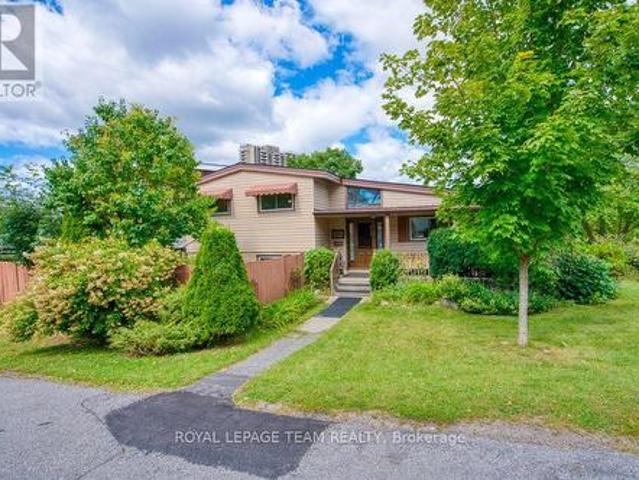 220 Ancaster Avenue, Ottawa, ON, K2B 5B3 house for sale | Listing ID X13792 | Royal LePage