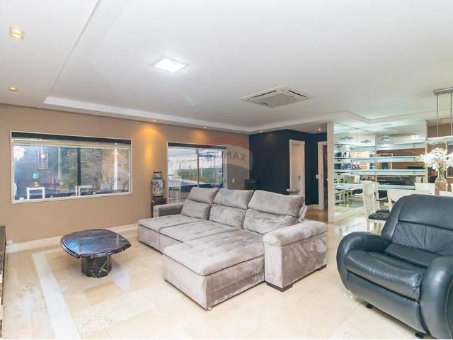 220 Área Útil Casa Alugar, 3 Dormitórios localizado em Rua Cristiano Strobel, 2715 SUPERMERCADO JACOMAR Boqueirão, Curitiba, Paraná, 81750000 | Brasil