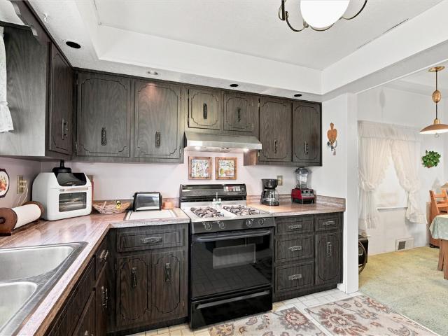 220 Brokaw Ave