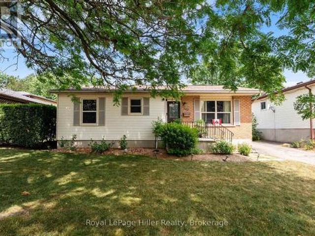 220 Greenwood Drive, Stratford, ON, N5A 7M9 house for sale | Listing ID X13587 | Royal LePage