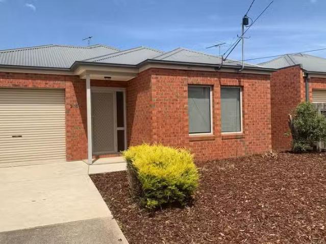 2/20 Grevillea Avenue, Corio, VIC 3214 Unit for Rent
