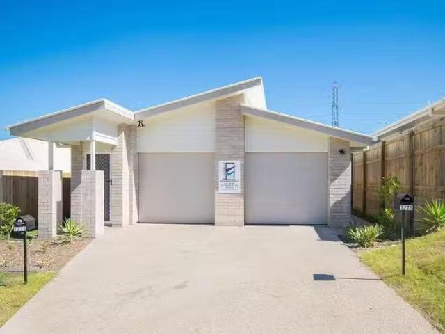 2/20 Groeschel Court, Goodna, QLD 4300