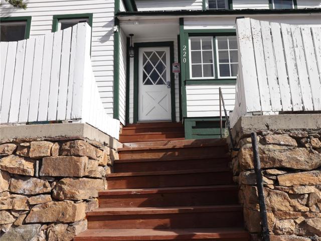 220 E 1st High Street