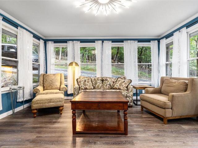 220 Fox Den Circle