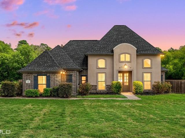 220 Hallmark Dr, Stonewall, LA 71078