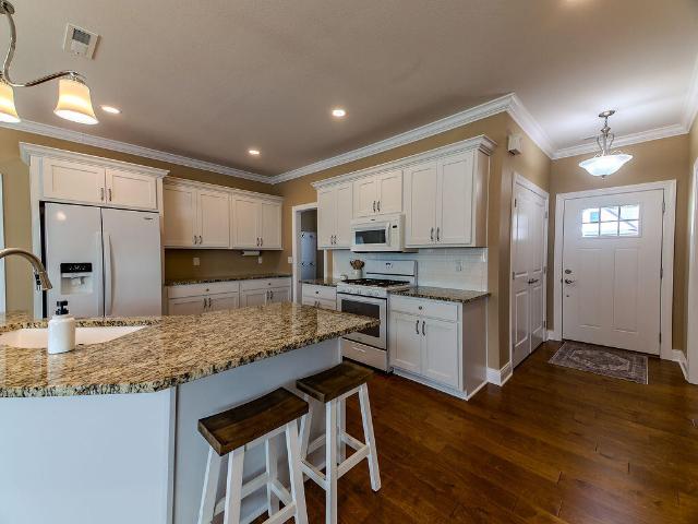 220 Hunters Ridge Drive