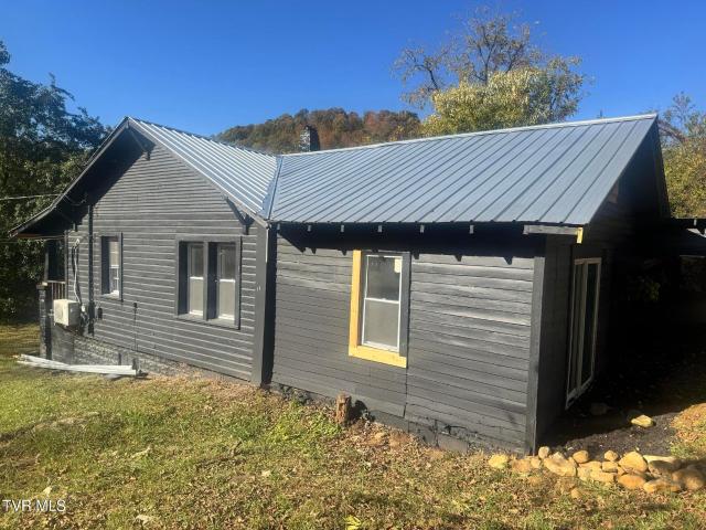 220 Jenkins Hollow Road