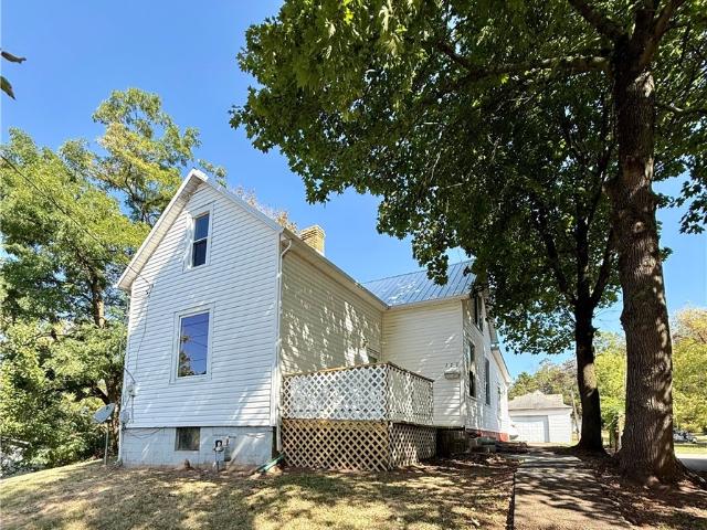 220 Oaklawn Avenue