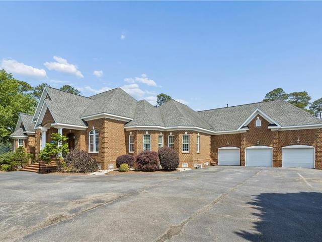 220 Olde Pond LN