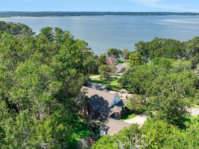 220 Lake Oaks Boulevard