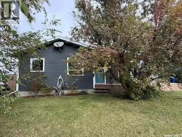 220 Millburn Street, Melfort, SK, S0E 1A0 house for sale Li.
