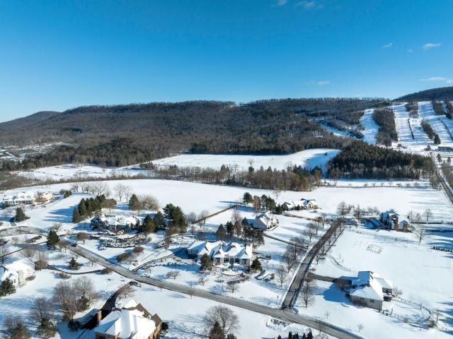 220 Mt Pleasant Dr, Boalsburg, US, PA