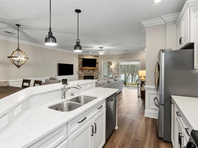 220 Nautique Court