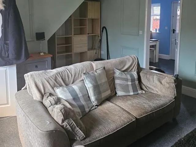 220 New Chester Road, New Ferry, CH62 4RQ, United Kingdom | 2 bed house for rent #154575211 | Rentberry