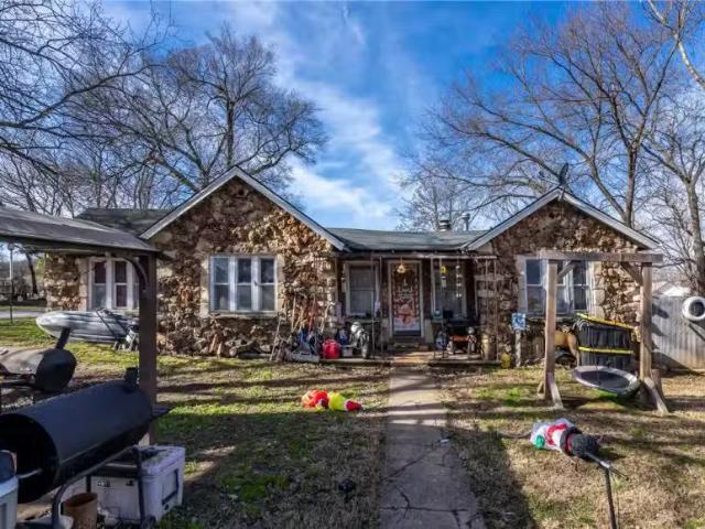 220 S BLACK AVE, SULPHUR SPRINGS, AR 72768