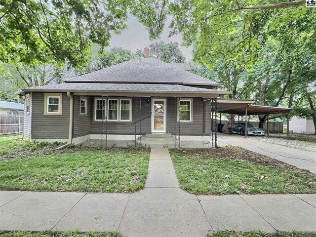220 S Church St, Goessel, KS 67053
