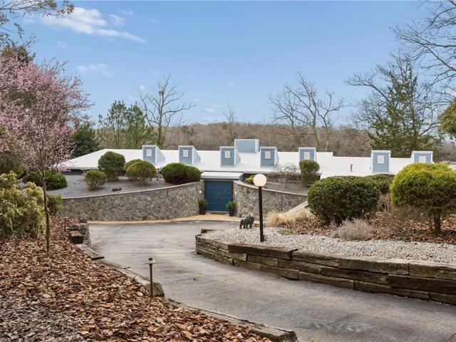 220 Southpoint DR