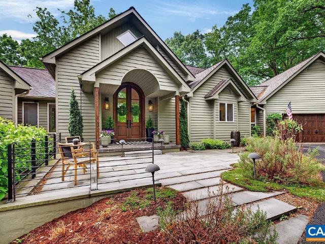 220 Saddleback Knl