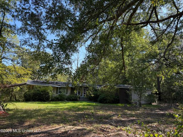 220 Shady Circle