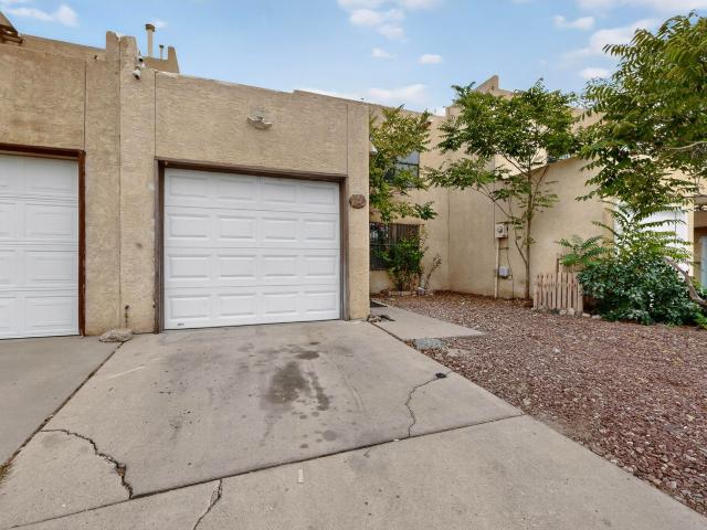 220 Shawnee Court SE