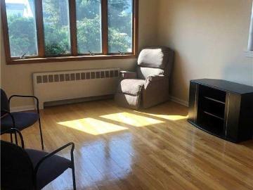 220 Pershing Pkwy, Mineola, NY 11501 | MLS #962874