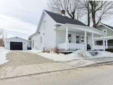 House for sale in Mékinac - Parking
