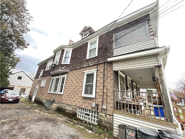 220 W Yates Street