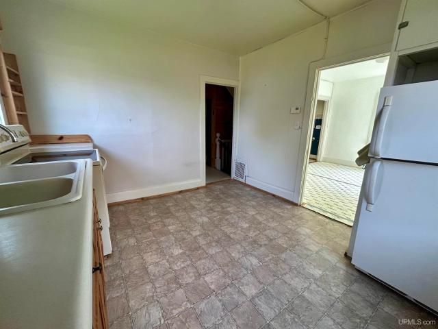 220 W Chocolay Street
