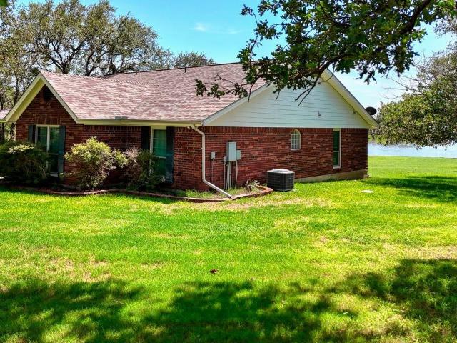 220 W Lakecrest Dr, Bluffton, TX 78607 | MLS #172909