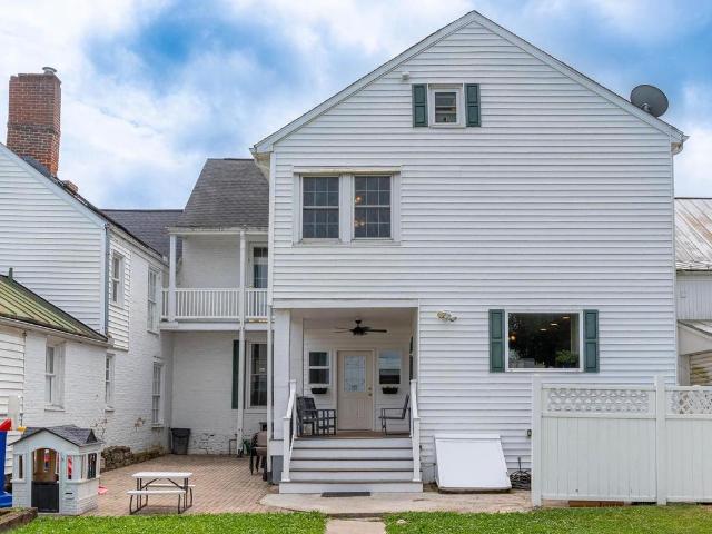 220 W Main Street