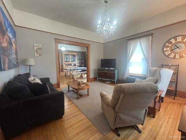 220 W Munising Avenue