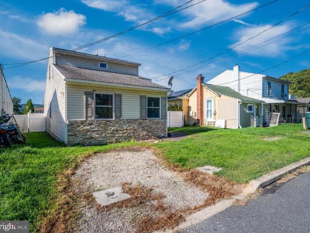 220 Woodland Avenue