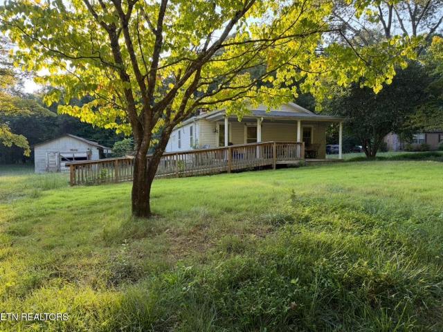 220 Woods Chapel Rd